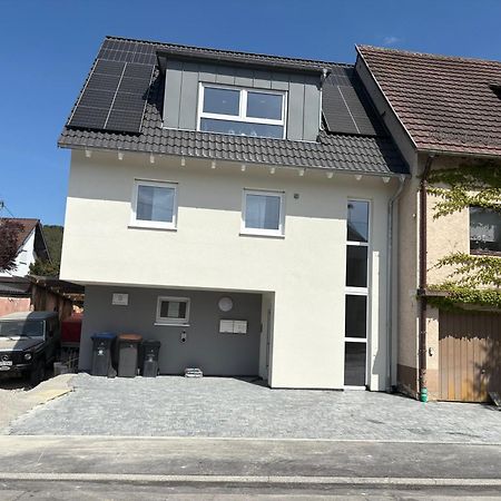 Stylisches Maybach Appartement Mit Terrasse Fuer 5 Personen, 5 Betten, Grosse Kochinsel, Homeoffice Mit 250Mbit Wlan Aidlingen Exteriör bild