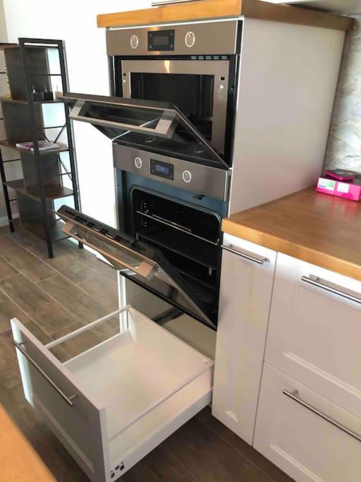 Stylisches Maybach Appartement Mit Terrasse Fuer 5 Personen, 5 Betten, Grosse Kochinsel, Homeoffice Mit 250Mbit Wlan Aidlingen Exteriör bild
