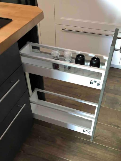 Stylisches Maybach Appartement Mit Terrasse Fuer 5 Personen, 5 Betten, Grosse Kochinsel, Homeoffice Mit 250Mbit Wlan Aidlingen Exteriör bild