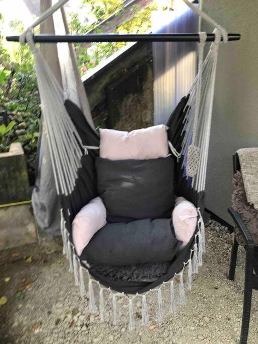 Stylisches Maybach Appartement Mit Terrasse Fuer 5 Personen, 5 Betten, Grosse Kochinsel, Homeoffice Mit 250Mbit Wlan Aidlingen Exteriör bild