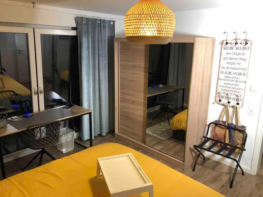 Stylisches Maybach Appartement Mit Terrasse Fuer 5 Personen, 5 Betten, Grosse Kochinsel, Homeoffice Mit 250Mbit Wlan Aidlingen Exteriör bild