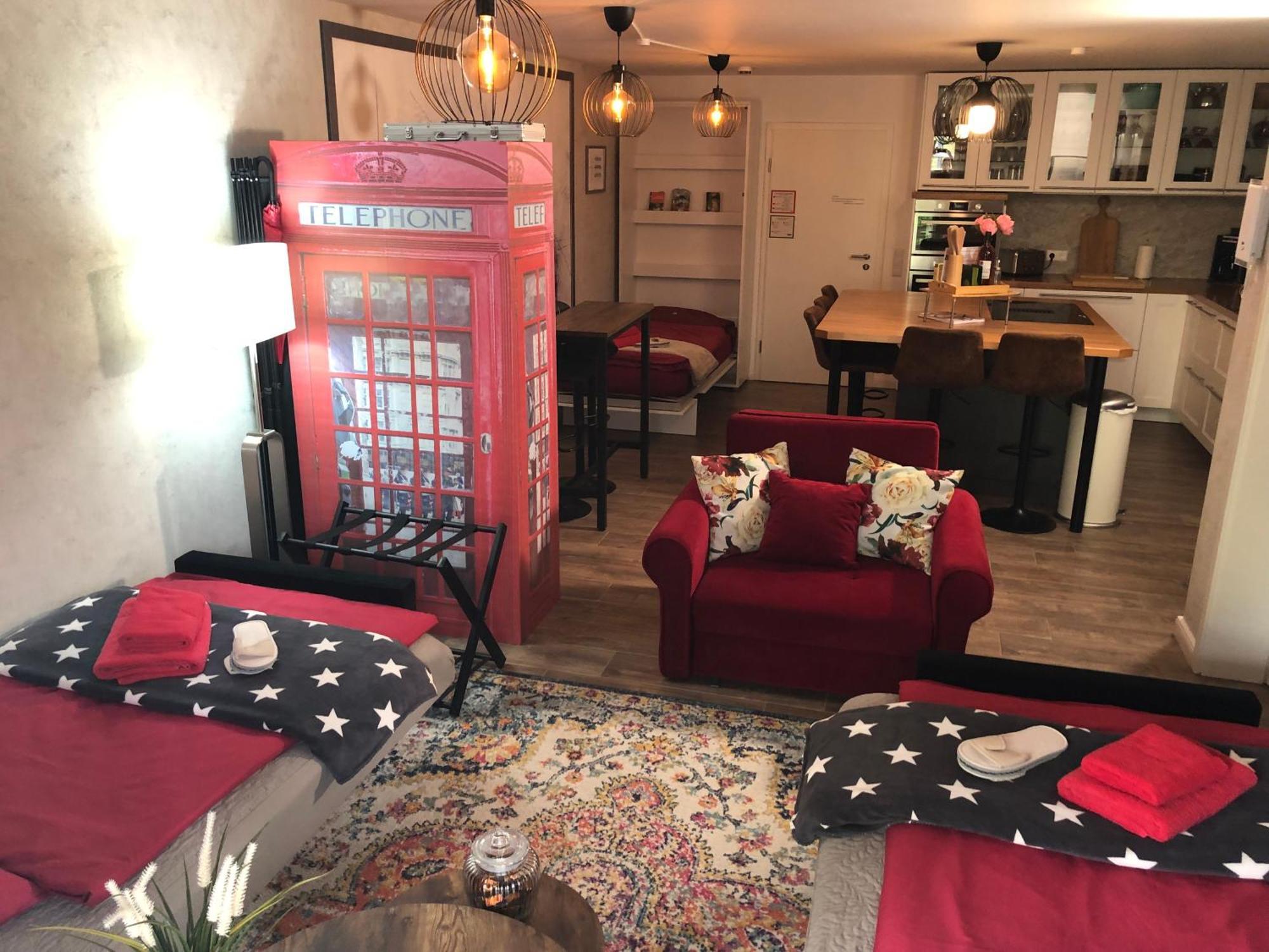 Stylisches Maybach Appartement Mit Terrasse Fuer 5 Personen, 5 Betten, Grosse Kochinsel, Homeoffice Mit 250Mbit Wlan Aidlingen Exteriör bild