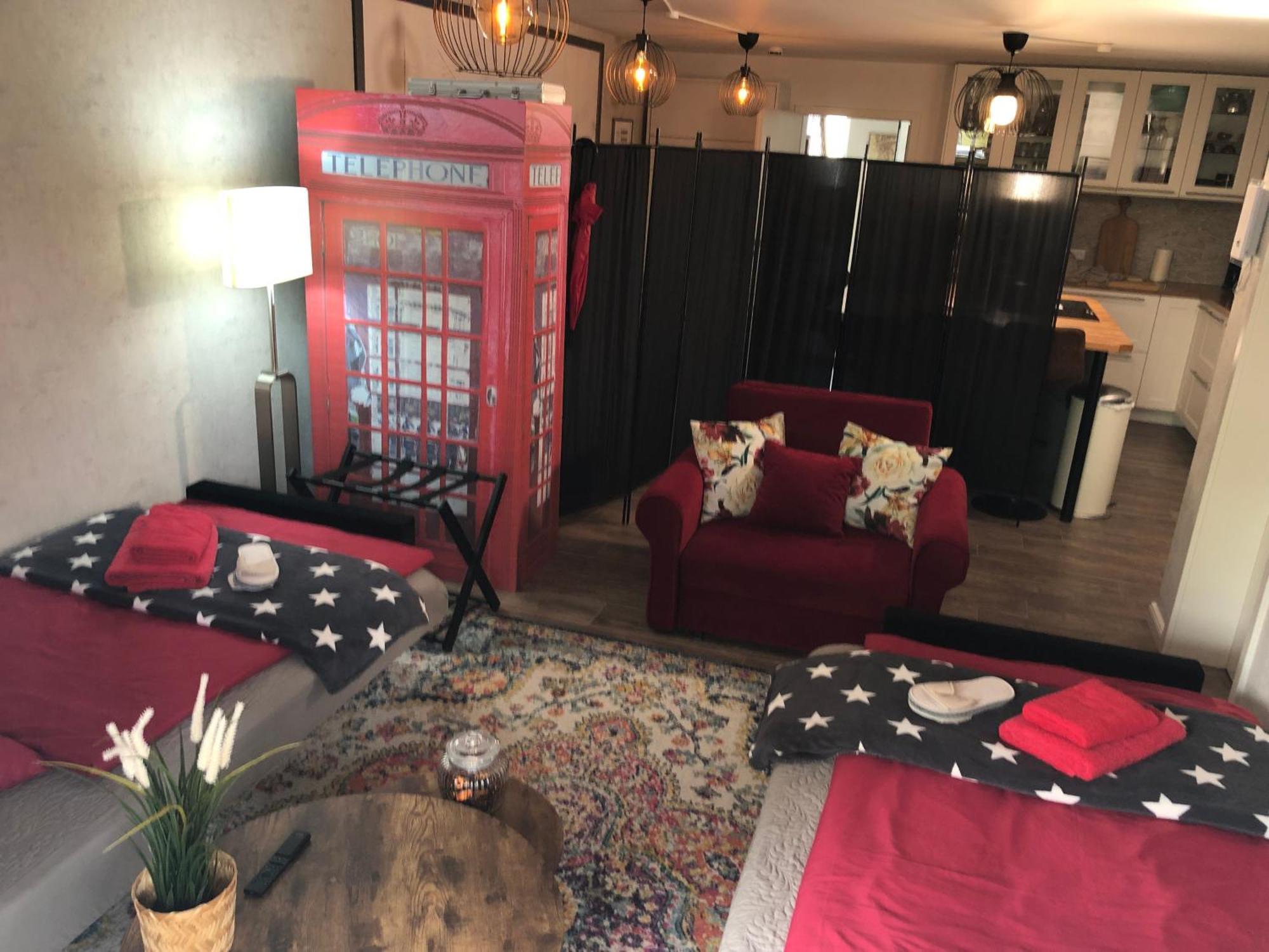 Stylisches Maybach Appartement Mit Terrasse Fuer 5 Personen, 5 Betten, Grosse Kochinsel, Homeoffice Mit 250Mbit Wlan Aidlingen Exteriör bild